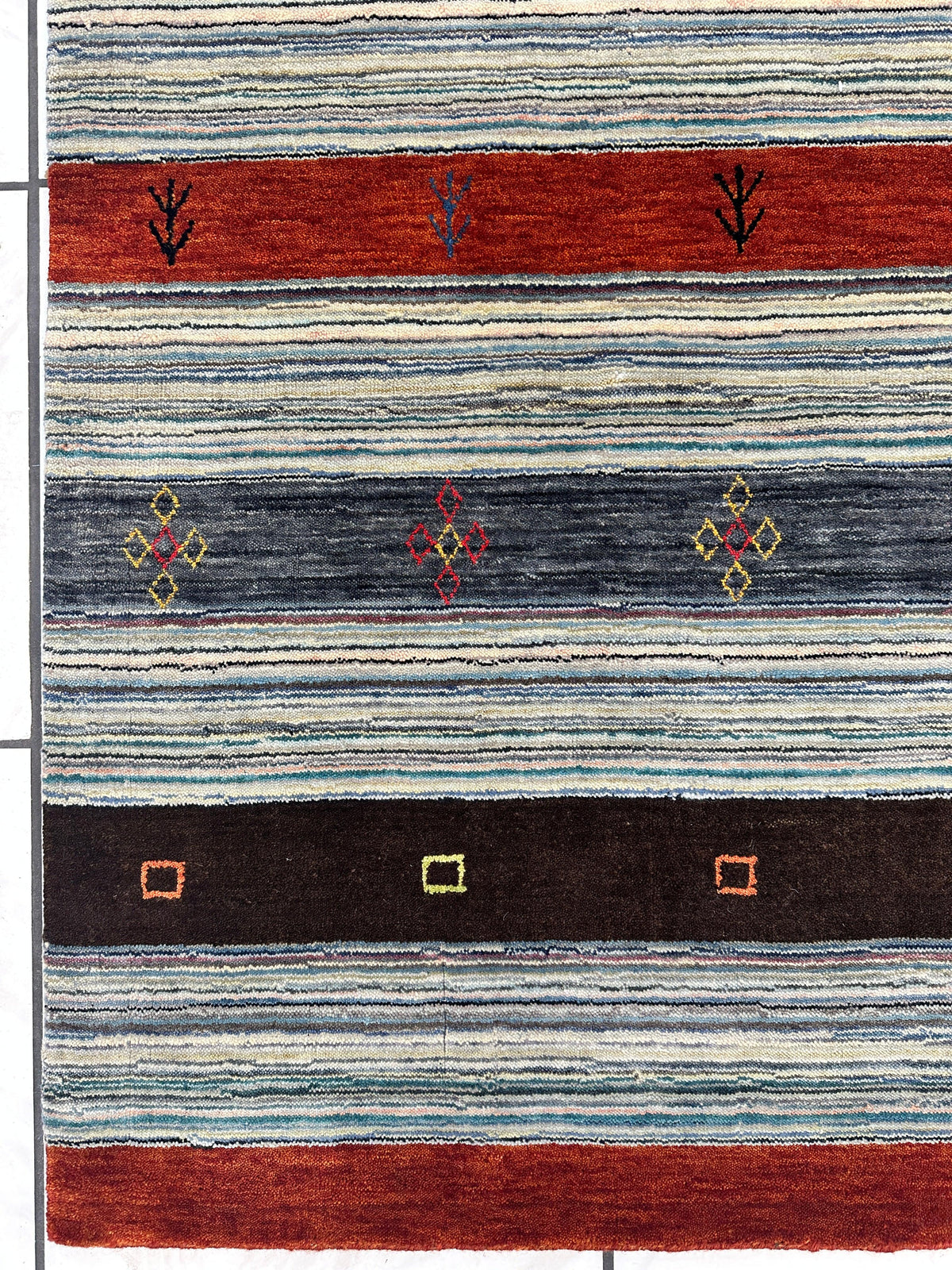Indian Gabbeh Rug 5x7 | Ivory, Gray & Rust | Hand-Knotted Wool & Bamboo Silk - Rugistan, view 4