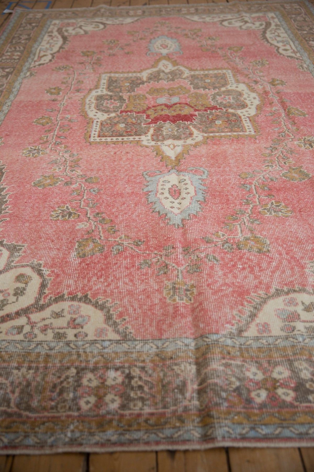 6.5x10 Vintage Distressed Sparta Carpet