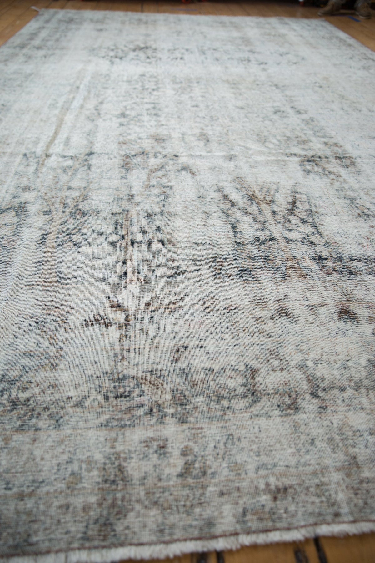 8.5x13.5 Antique Distressed Kerman Carpet