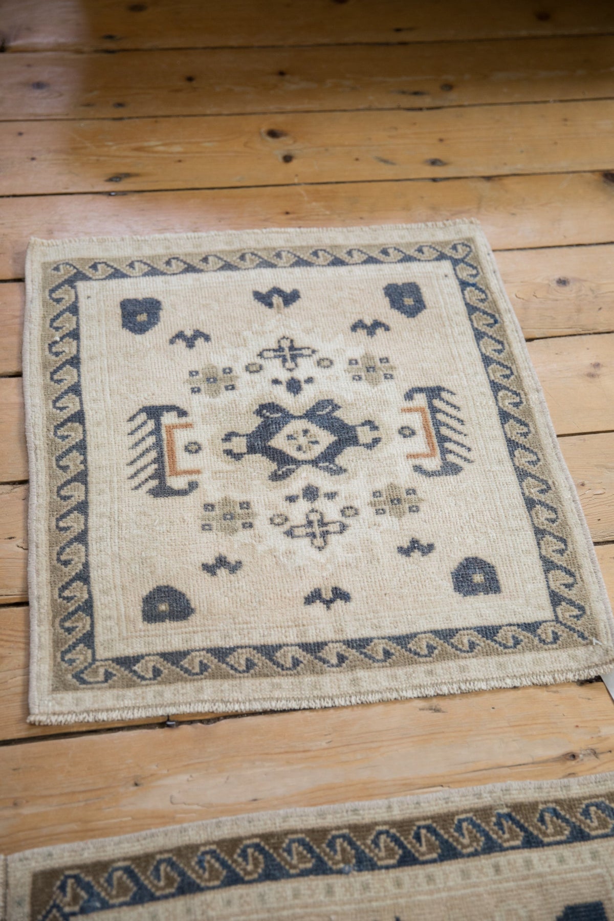 2x2 Vintage Distressed Oushak Square Rug Mat