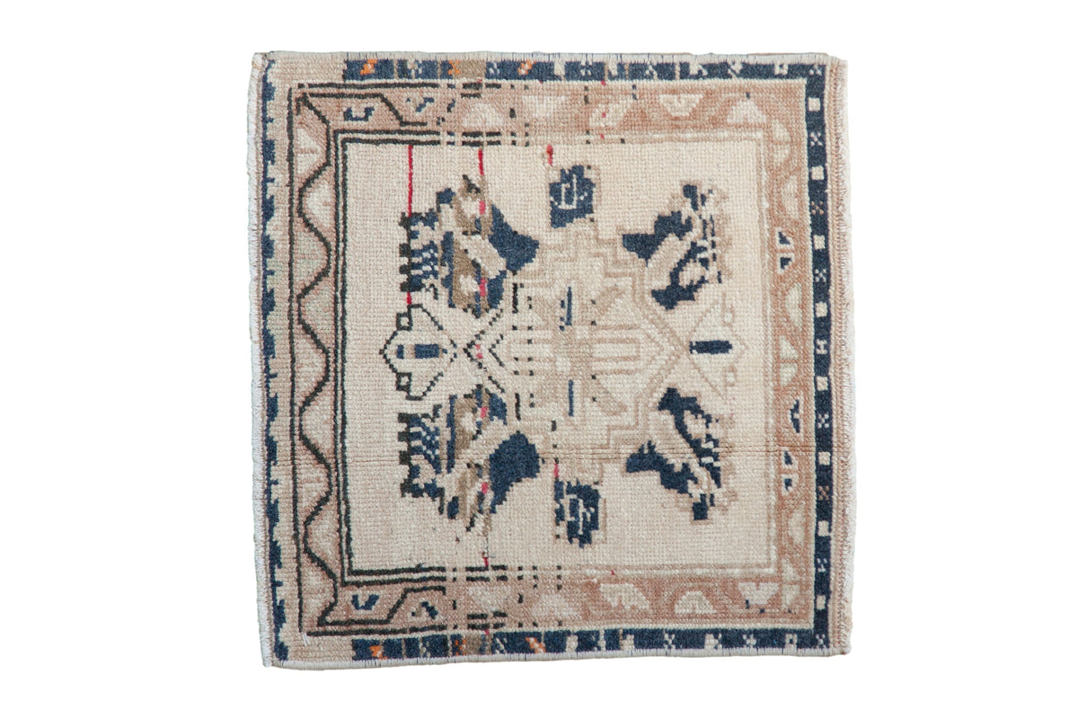 1.5x1.5 Vintage Distressed Oushak Square Rug Mat