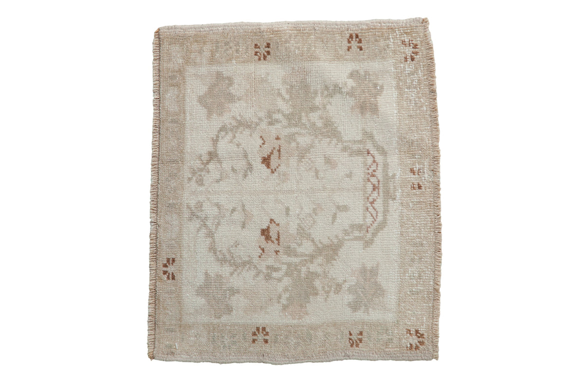 1.5x2 Vintage Distressed Oushak Square Rug Mat