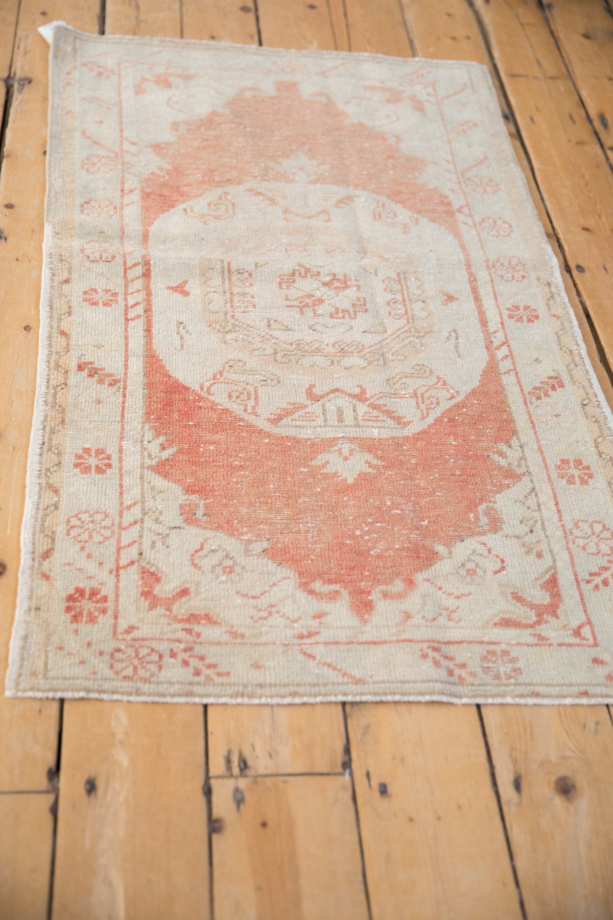 2.5x4.5 Vintage Distressed Oushak Rug