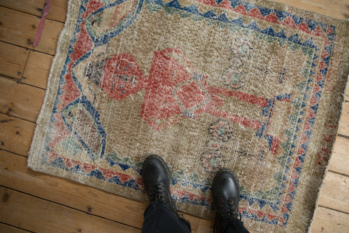 3x3.5 Vintage Distressed Sparta Square Rug