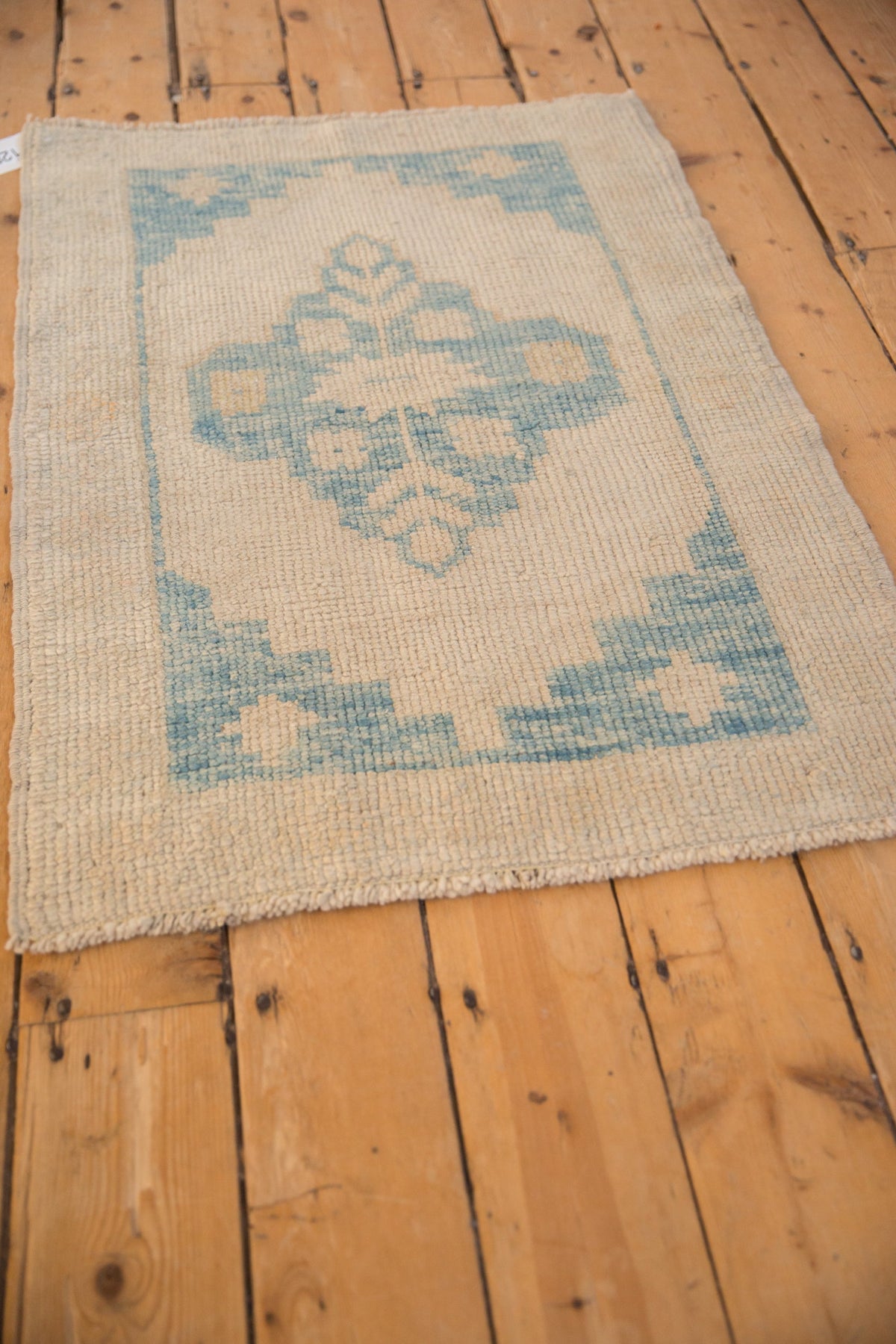 2.5x3.5 Distressed Oushak Rug