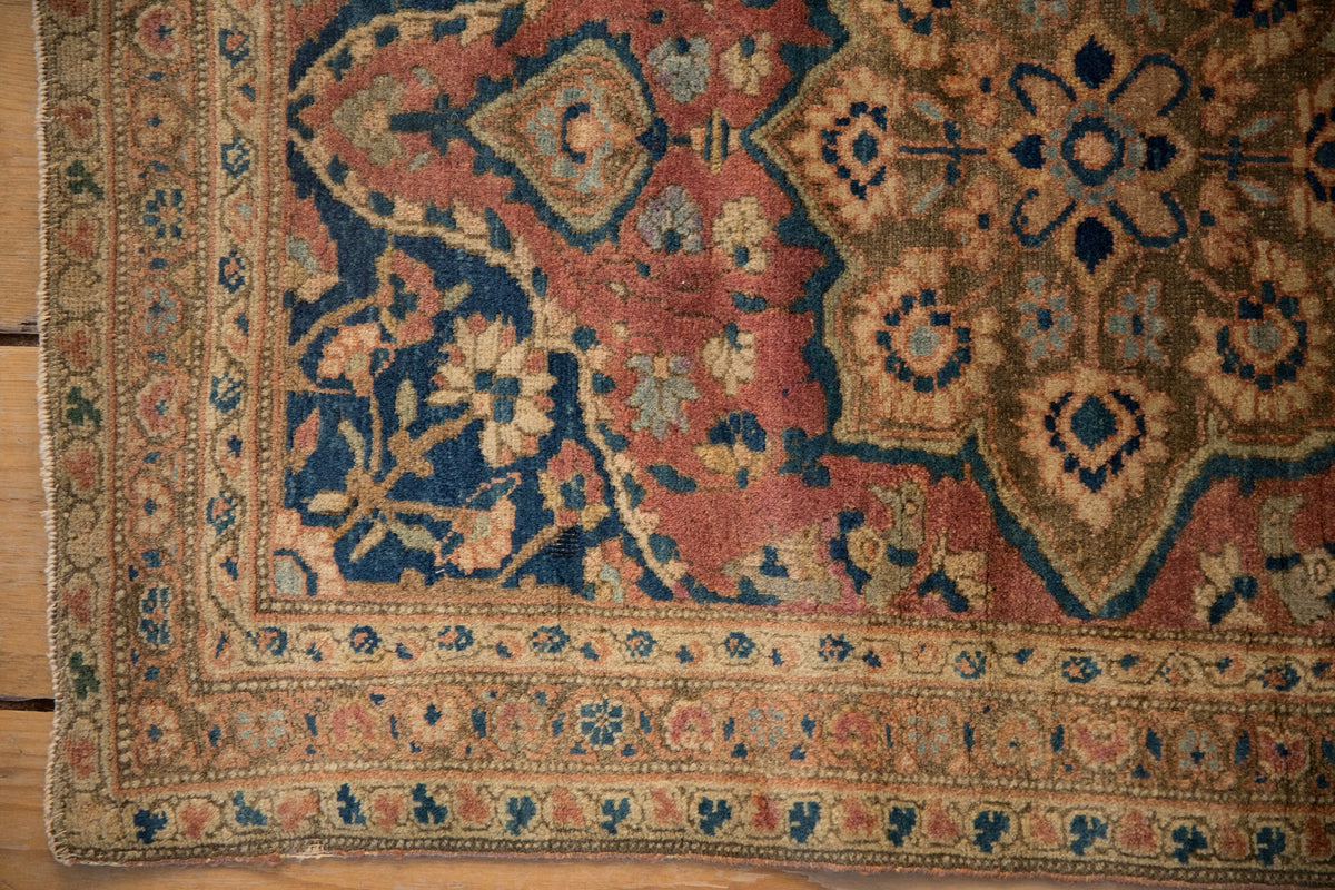 2x2.5 Small Antique Farahan Rug