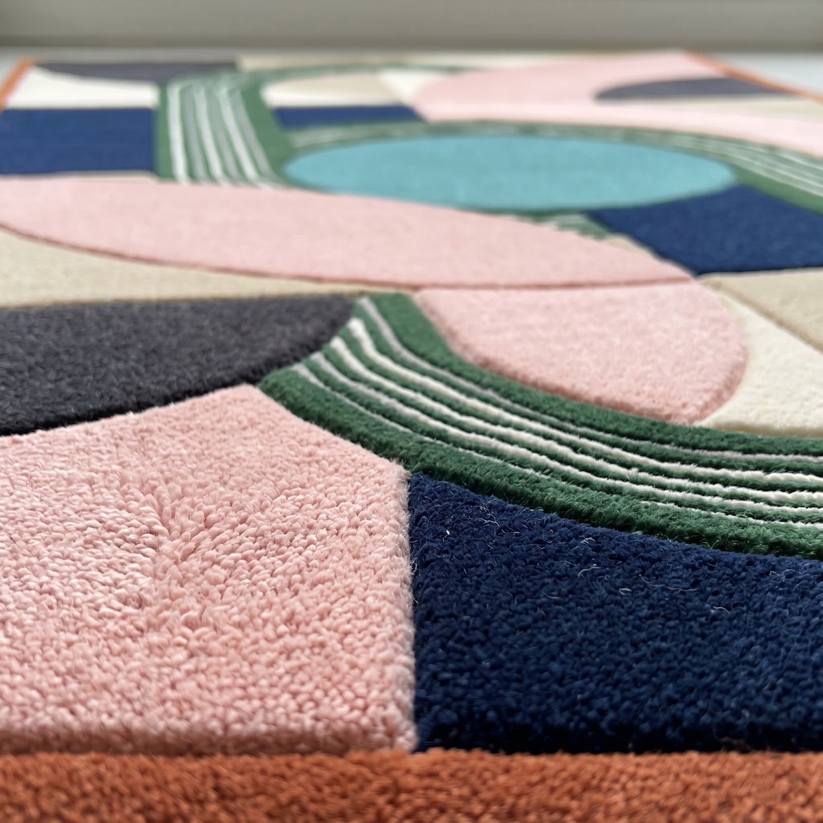 Modern Art Deco Hand Tufted Wool Rug | Geometric Arch Pattern Area Rug — 2x3 ft'