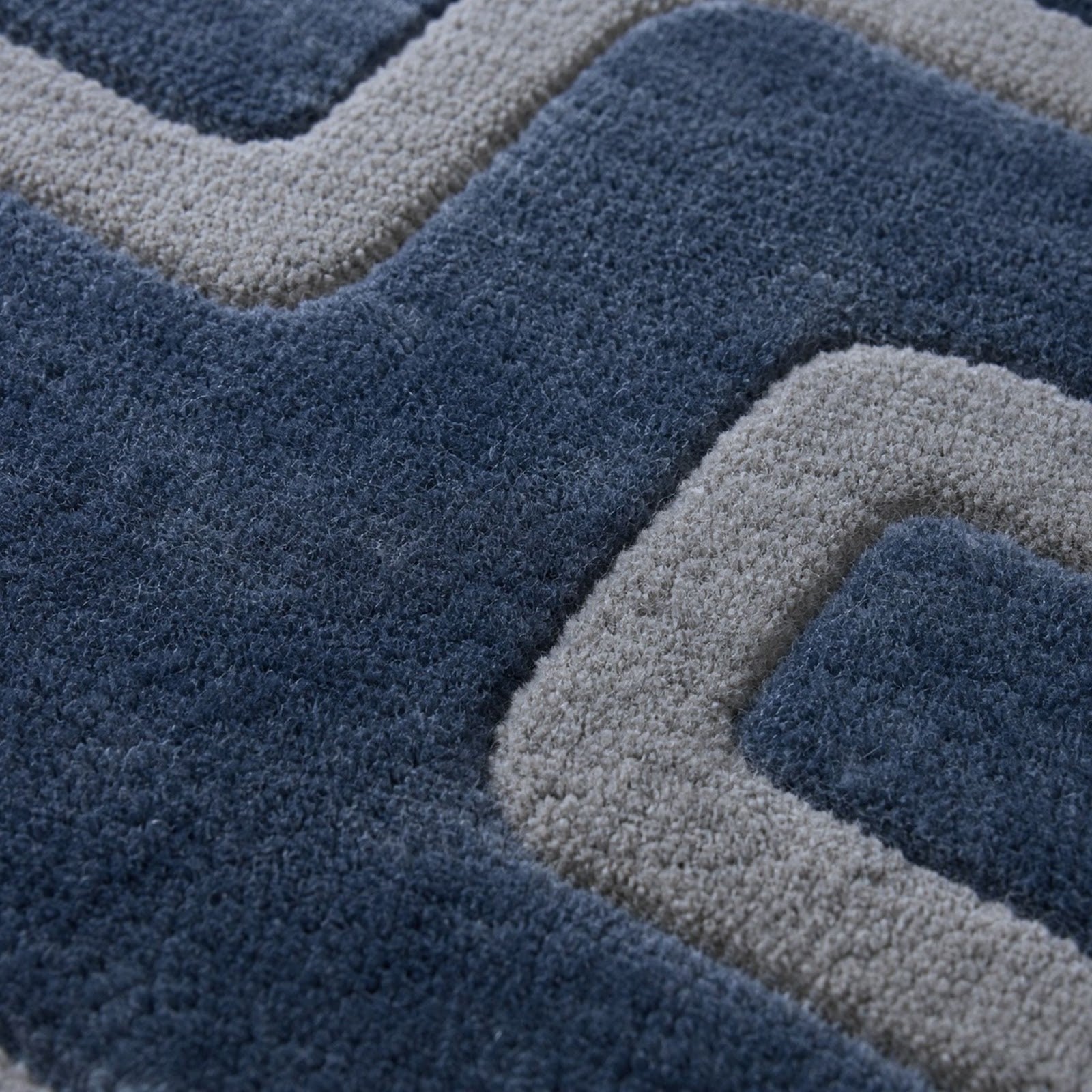Modern Geometric Hand Tufted Wool Rug | Interlocking Chain Pattern Area Rug — 2x3 ft'
