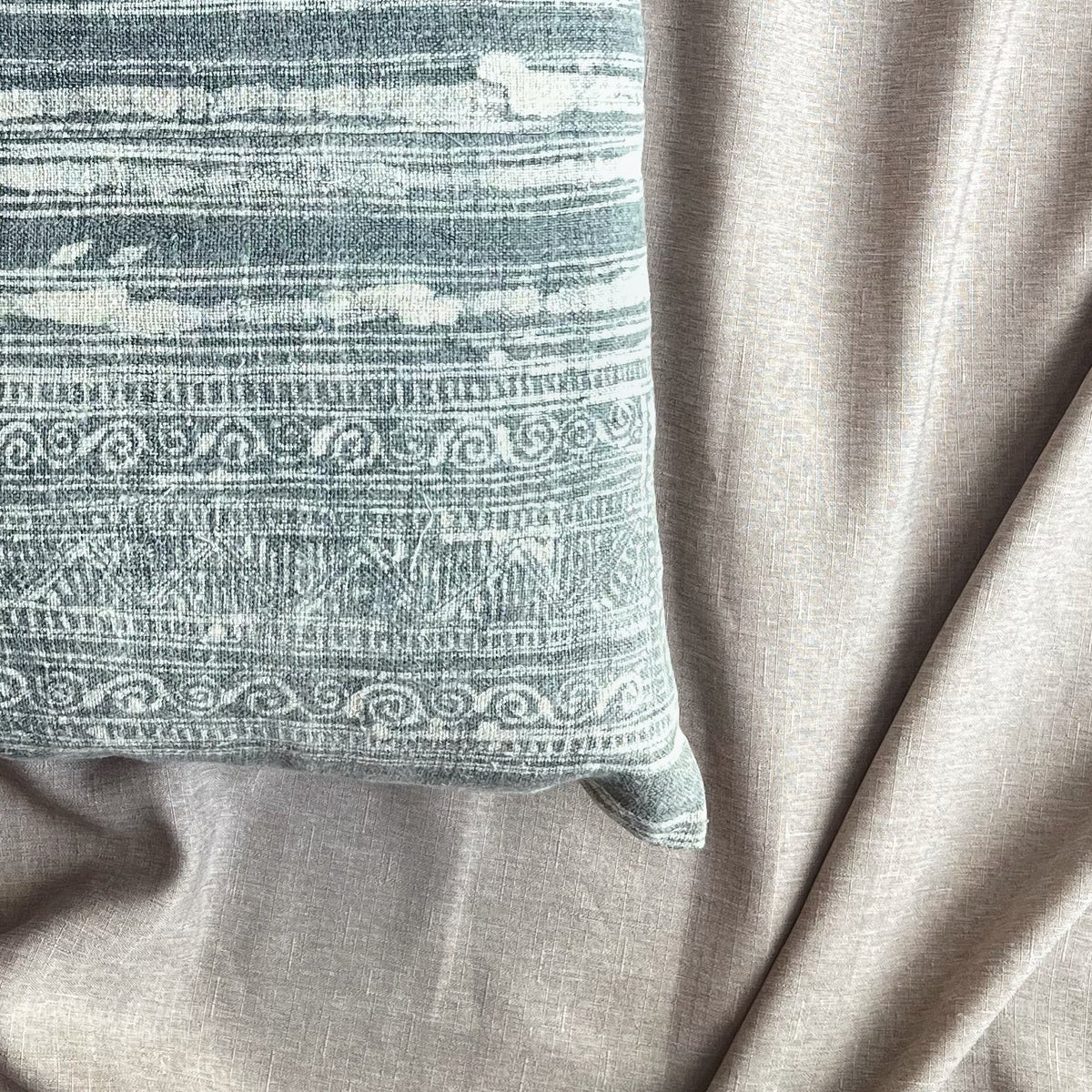 Vintage Fabric Pillow #T.1051 - Source by Studio Skara, view 3