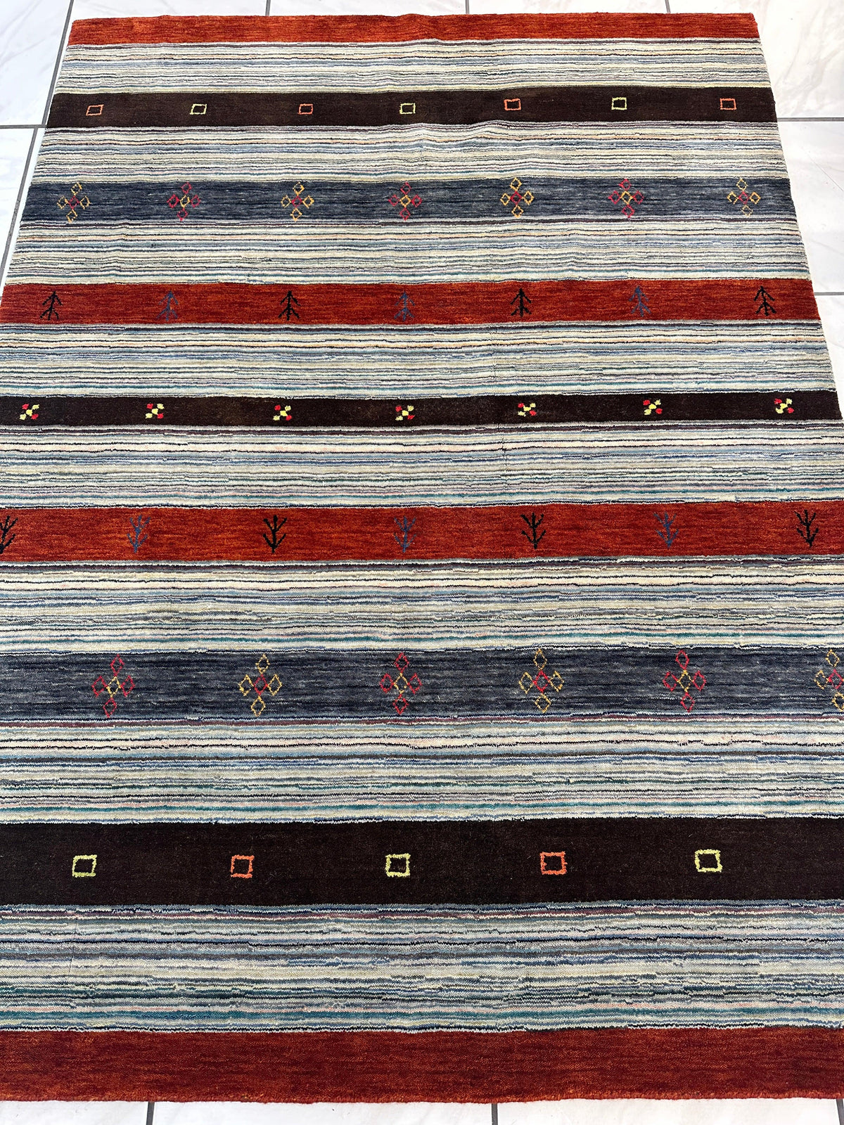Indian Gabbeh Rug 5x7 | Ivory, Gray & Rust | Hand-Knotted Wool & Bamboo Silk - Rugistan, view 3