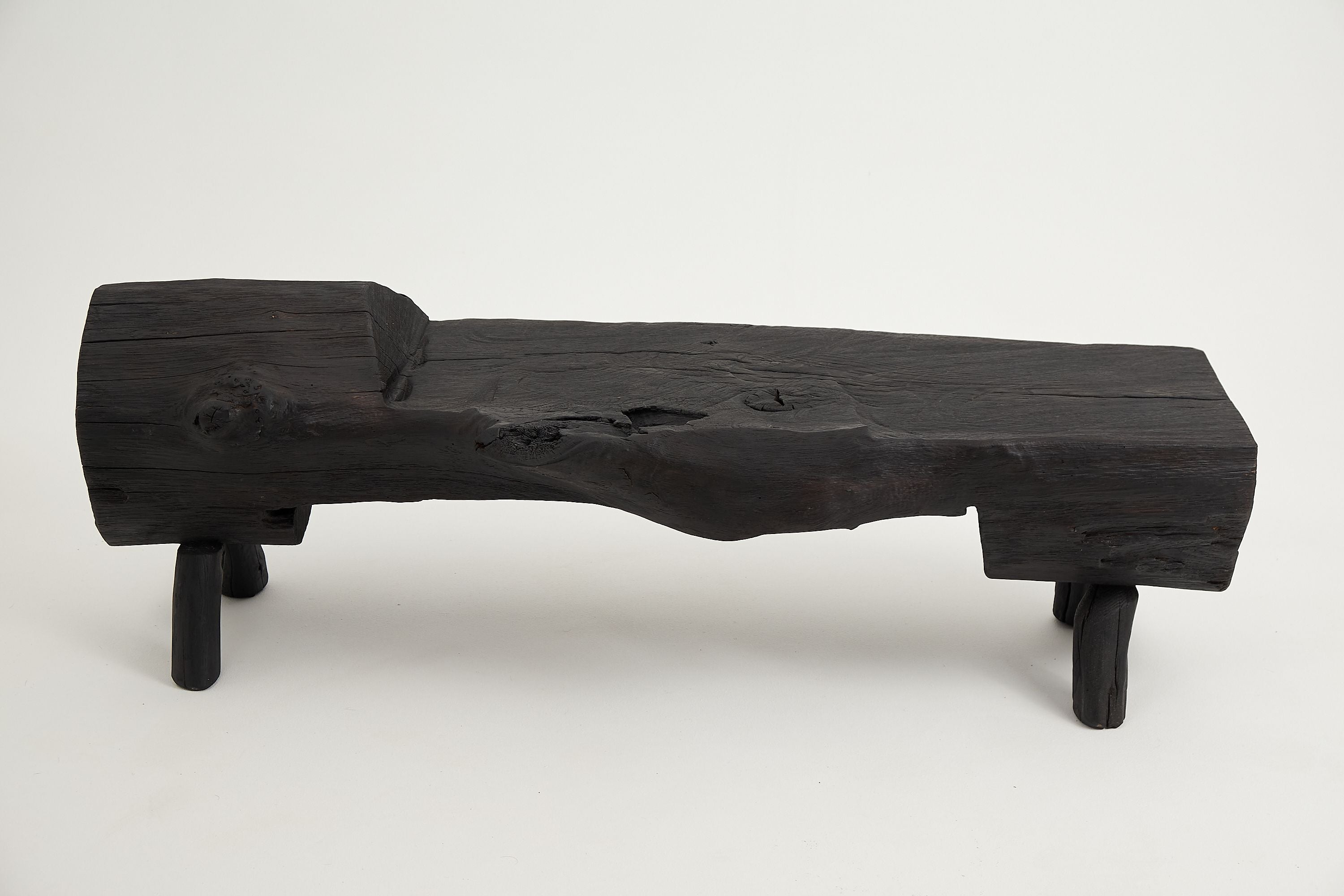 Jownik, Charred Wood Log Bench â Primitive Elegance in Burnt Timber - image 3