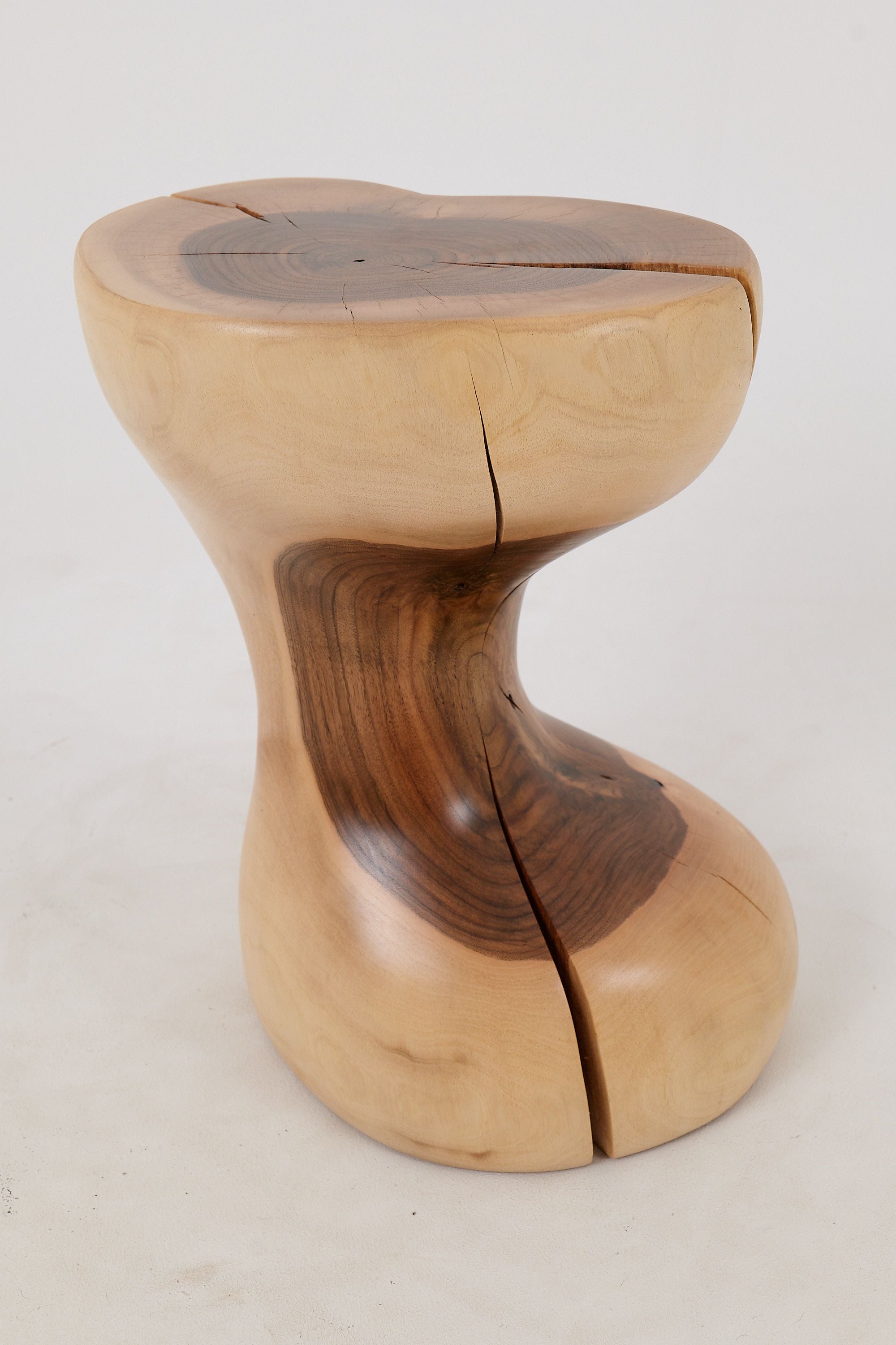 Leszy, Hourglass Side Table ������������������������������������������