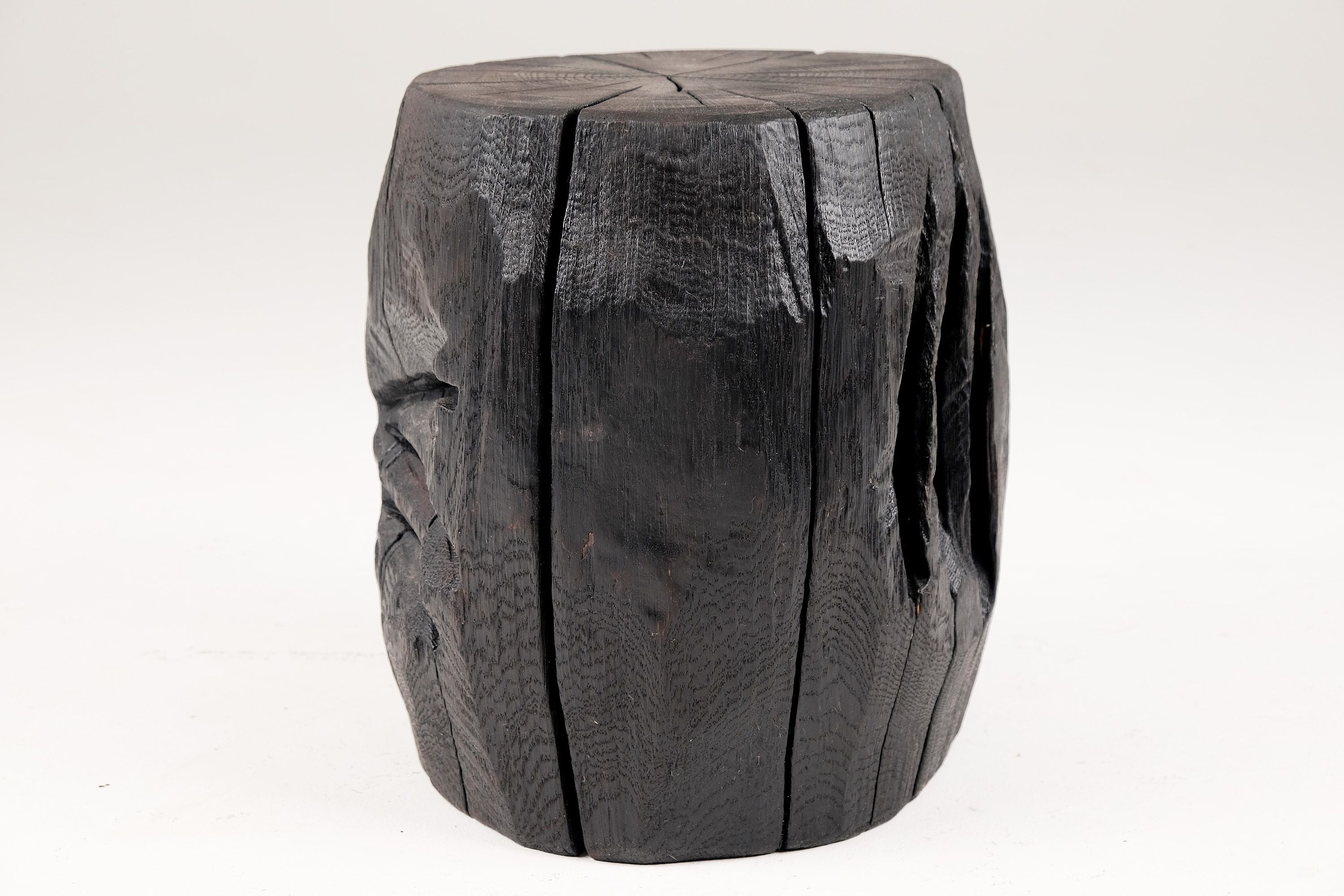 Jownik, Charred Sculptural Stool/Side Table ������������������������������������������������������������������������������������������������������������������������������������������������������������������������������������������������������������������������������������������������������������������������������������������������������������������������������������������������������