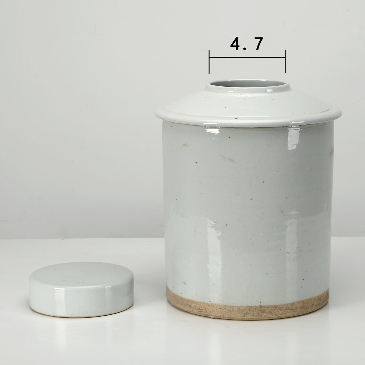 15" Clara Stocky Container