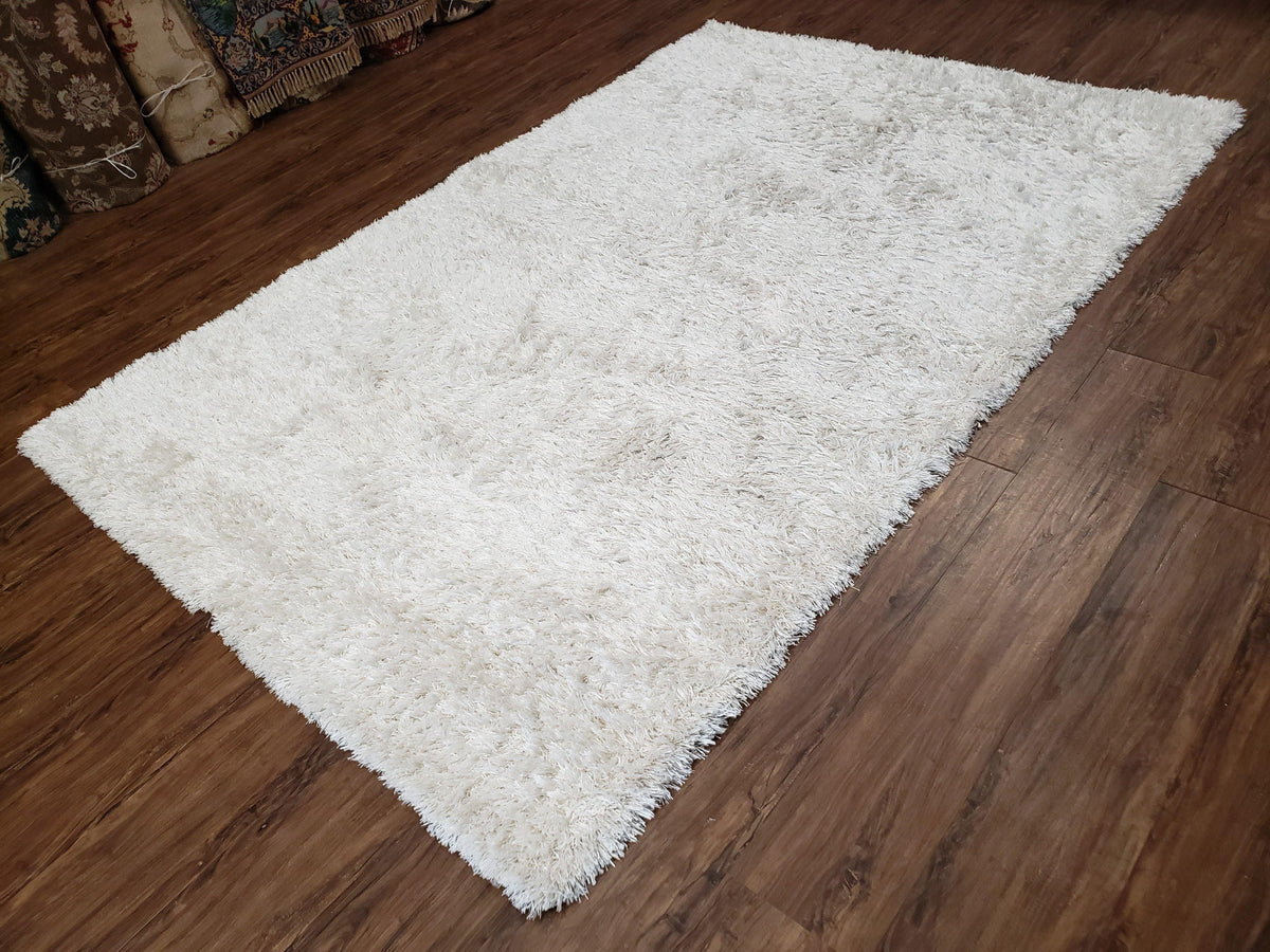 Safavieh Shag Rug 5x8, Pearl White Color, Isaac Mizrachi Shag Collection 5x7 Carpet, High Pile Soft Fluffly Bedroom Rug, Living Room Rug - Jewel Rugs, view 3