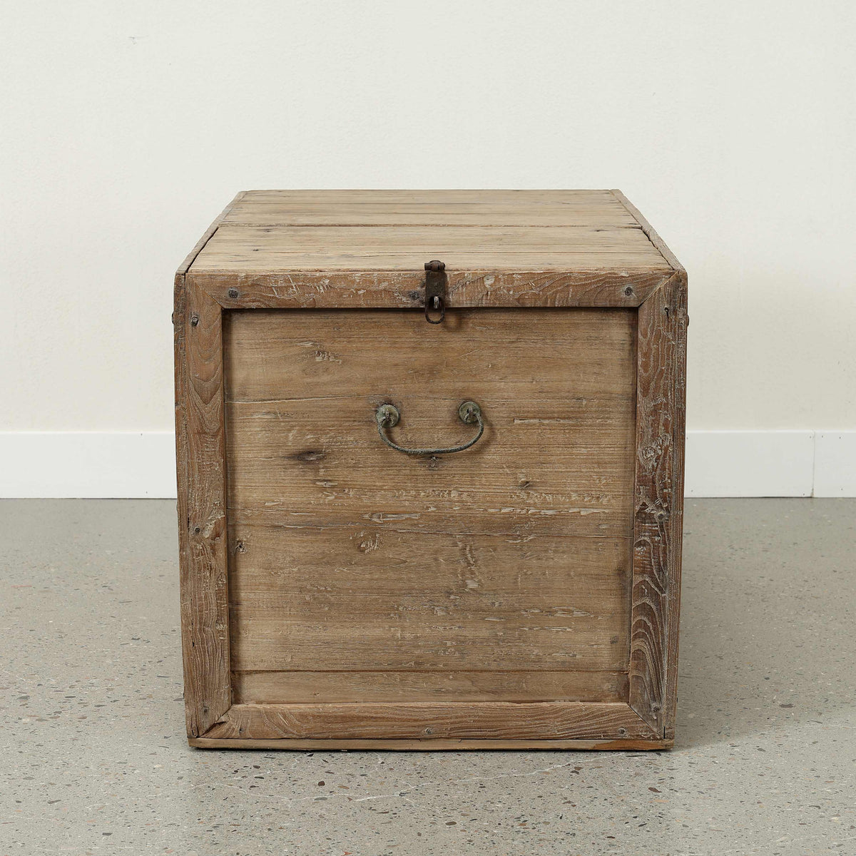 Vintage Storage Trunk Coffee Table with Iron Stapples 41.3"W 23.6"D