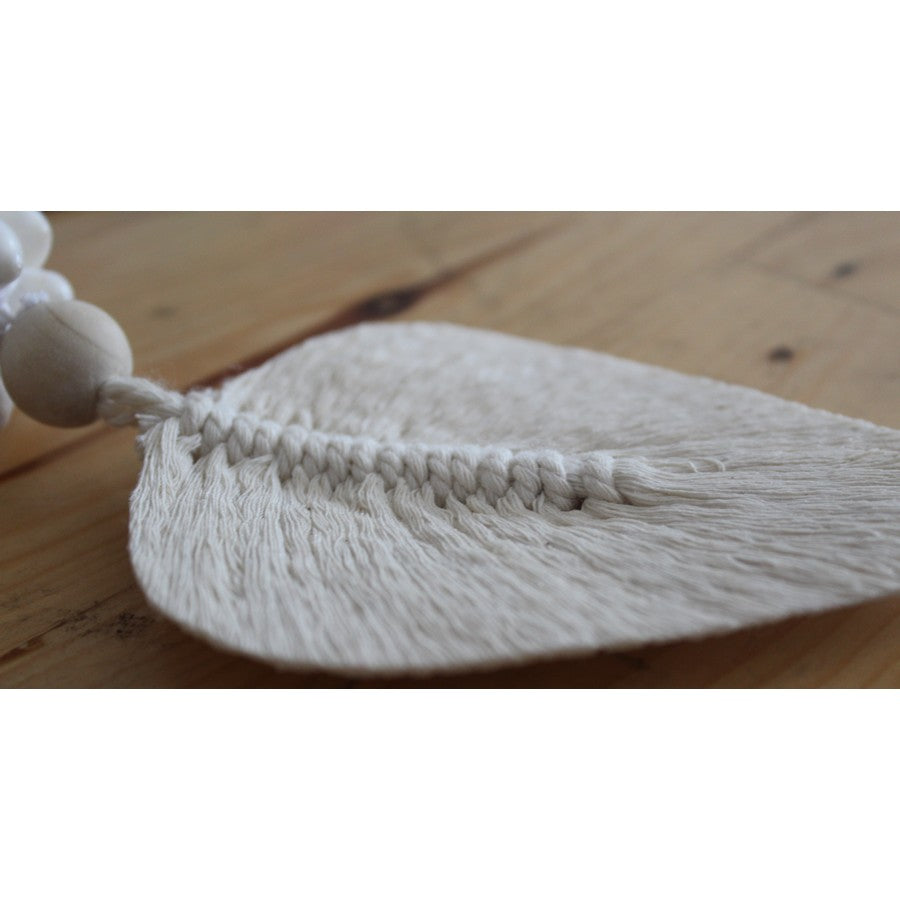 15" Shell Tassel with Thread Leaf