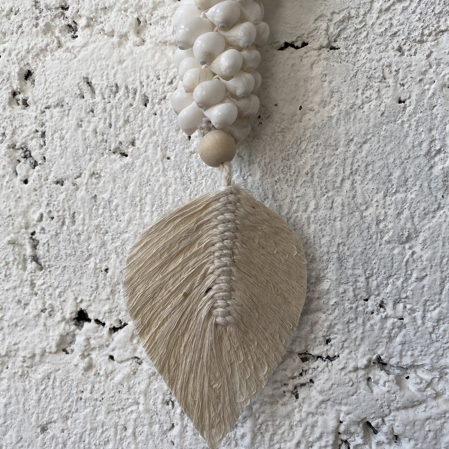 15" Shell Tassel with Thread Leaf