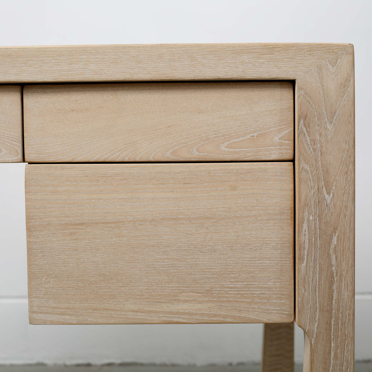 Lily Casa 5 Drawers Desk White Wash Ash 61.8x25.9x30.98H
