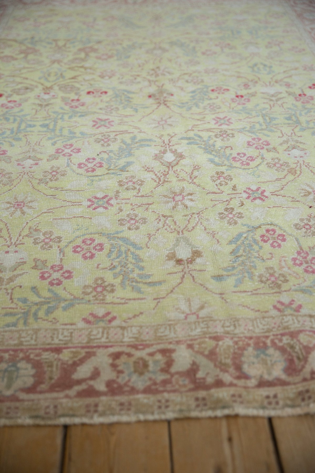 4.5x6.5 Vintage Distressed Sparta Rug