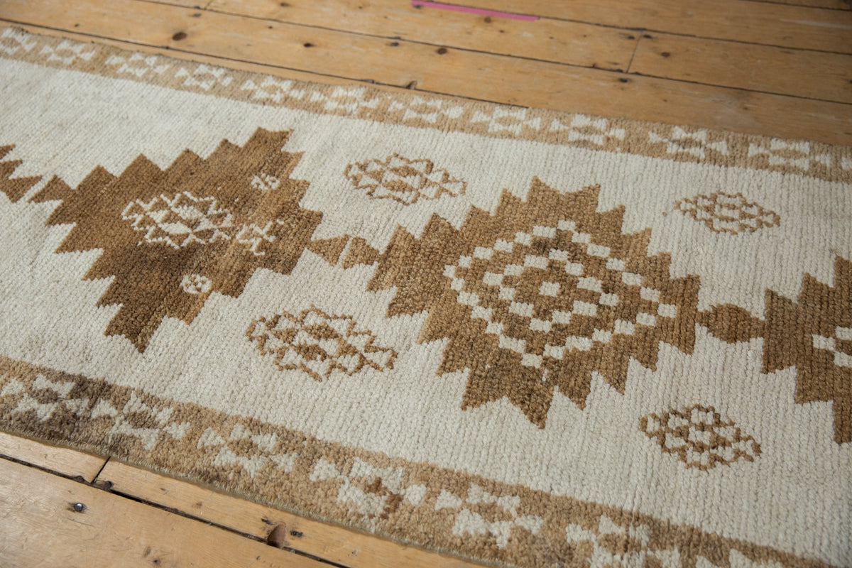 2.5x10 Vintage Distressed Kars Rug Runner