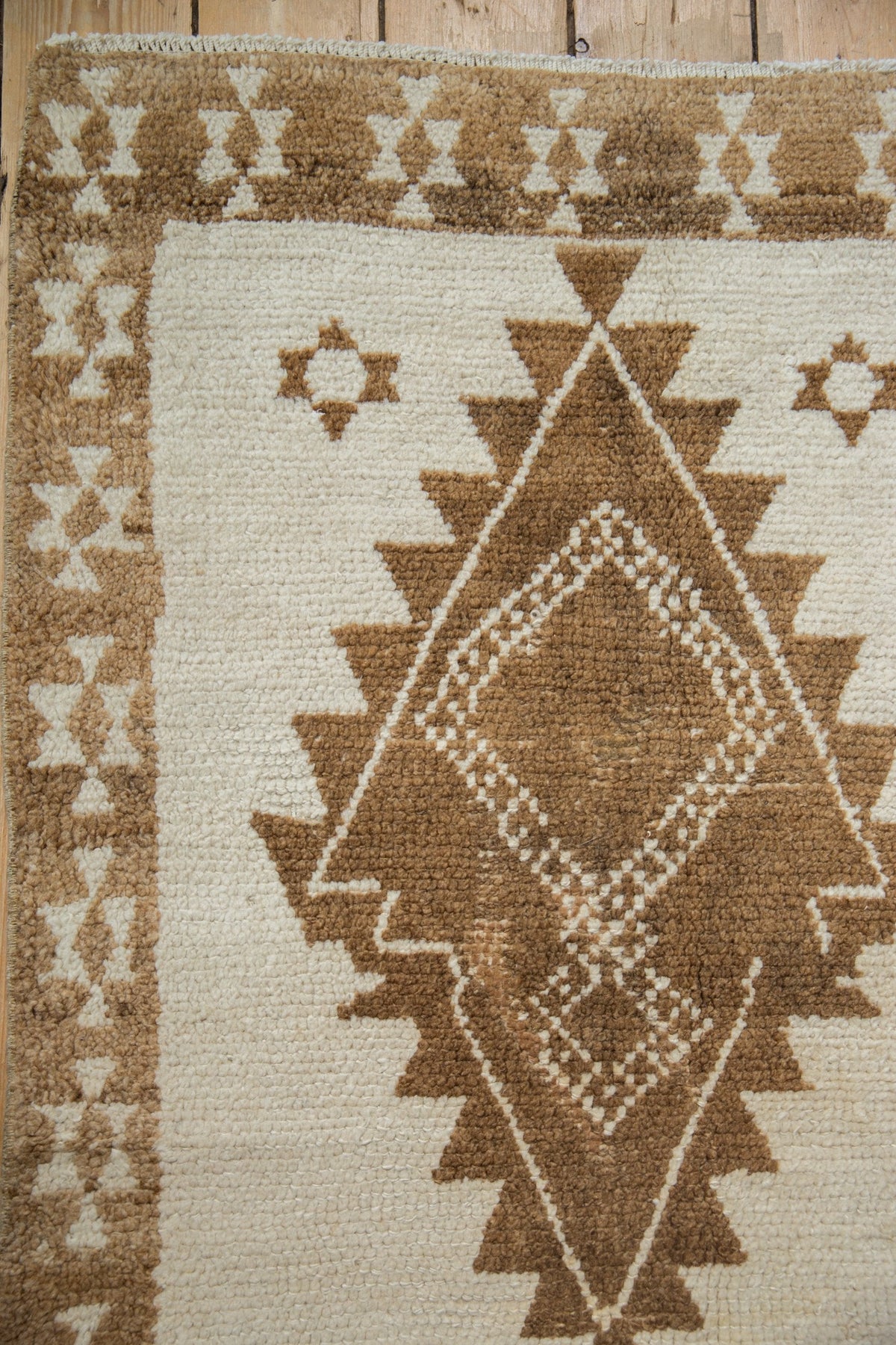 2.5x10 Vintage Distressed Kars Rug Runner