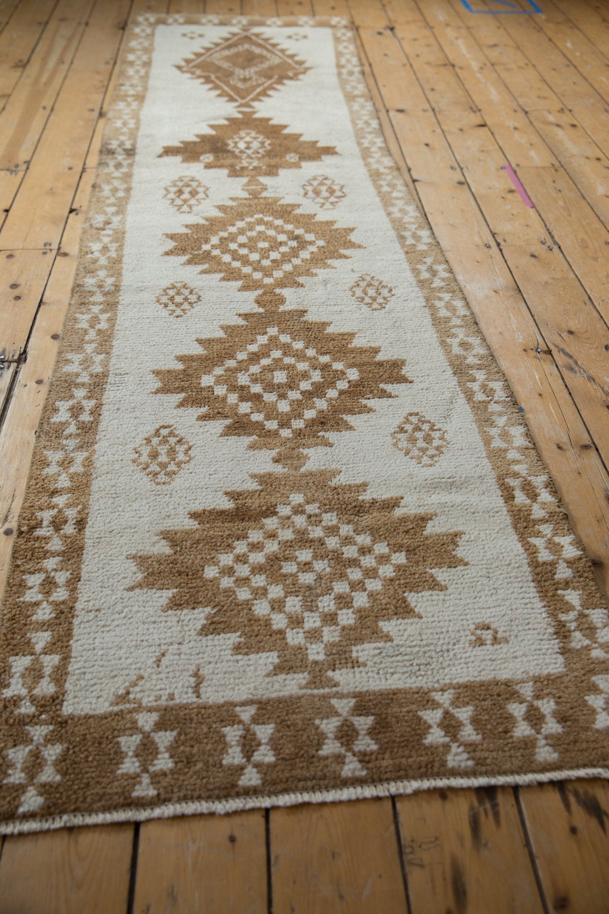 2.5x10 Vintage Distressed Kars Rug Runner