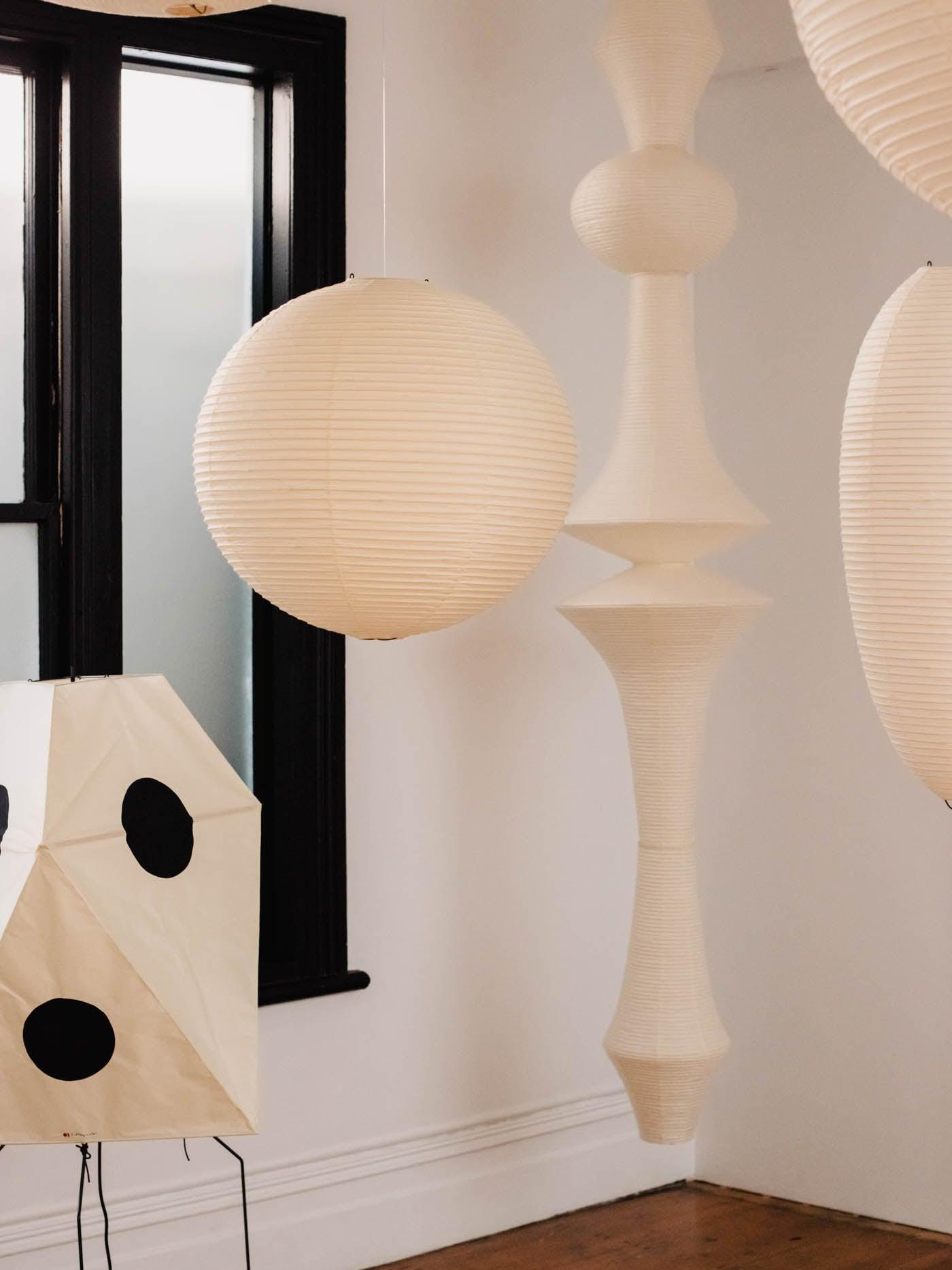 Akari E Pendant Light 12.2"