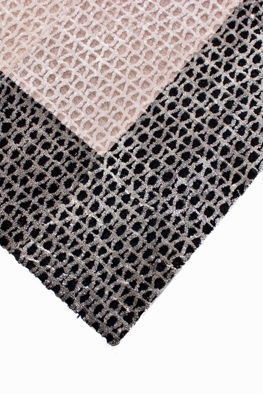 AMANDA BORDER – Sculpted Shearling Rug in Oversized Format - Homelosophy, view 2