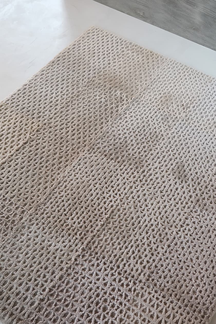 AMANDA - Sculpted Grey Rug - Homelosophy, view 5