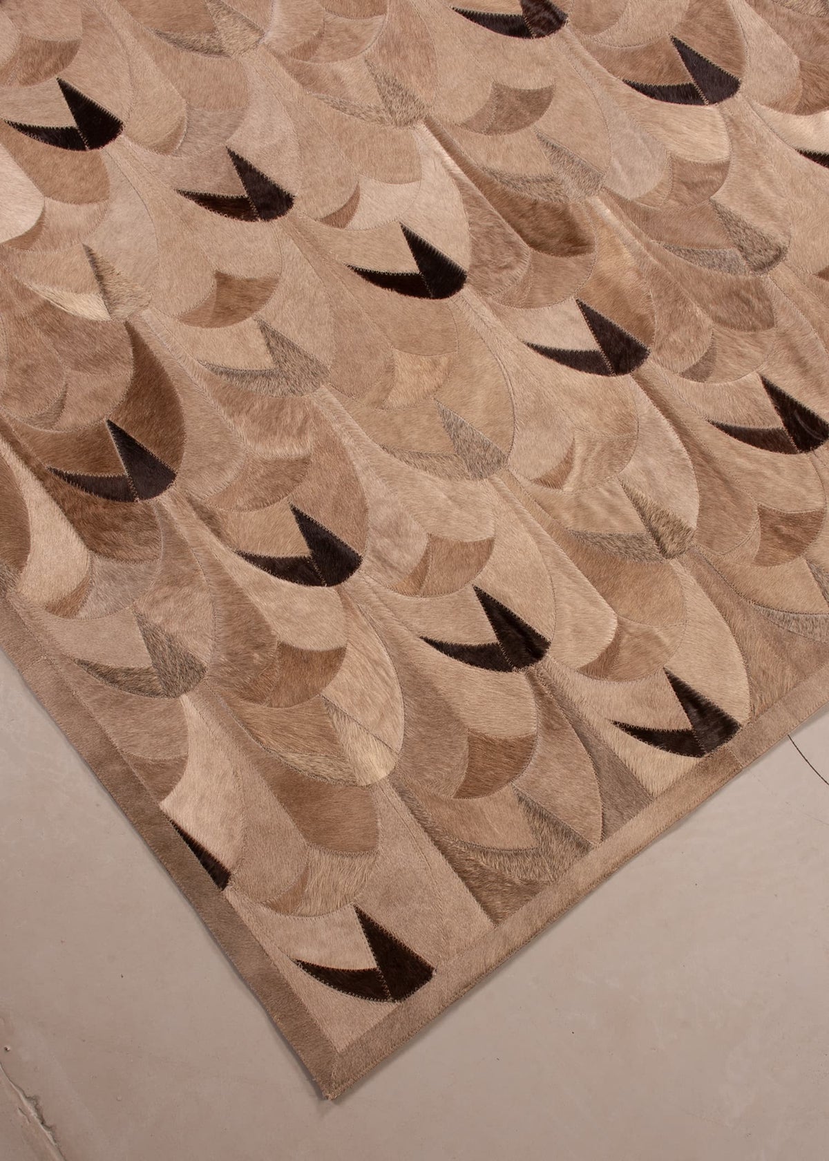 ART DECO - Cowhide Rug for Interior Designers - Homelosophy, view 4