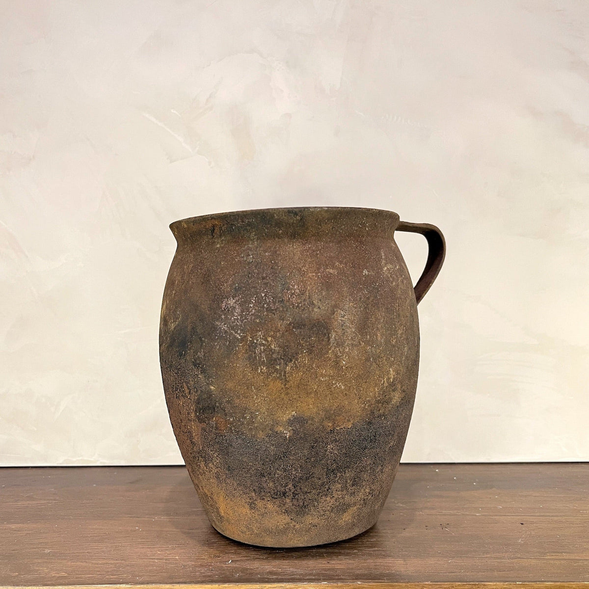 Artem Iron Pot - Source by Studio Skara, view 2