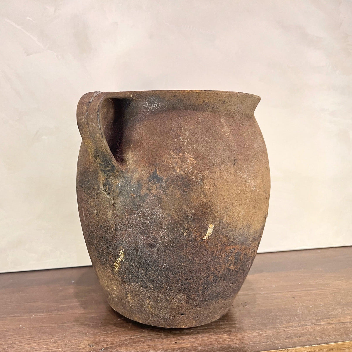 Artem Iron Pot - Source by Studio Skara, view 3
