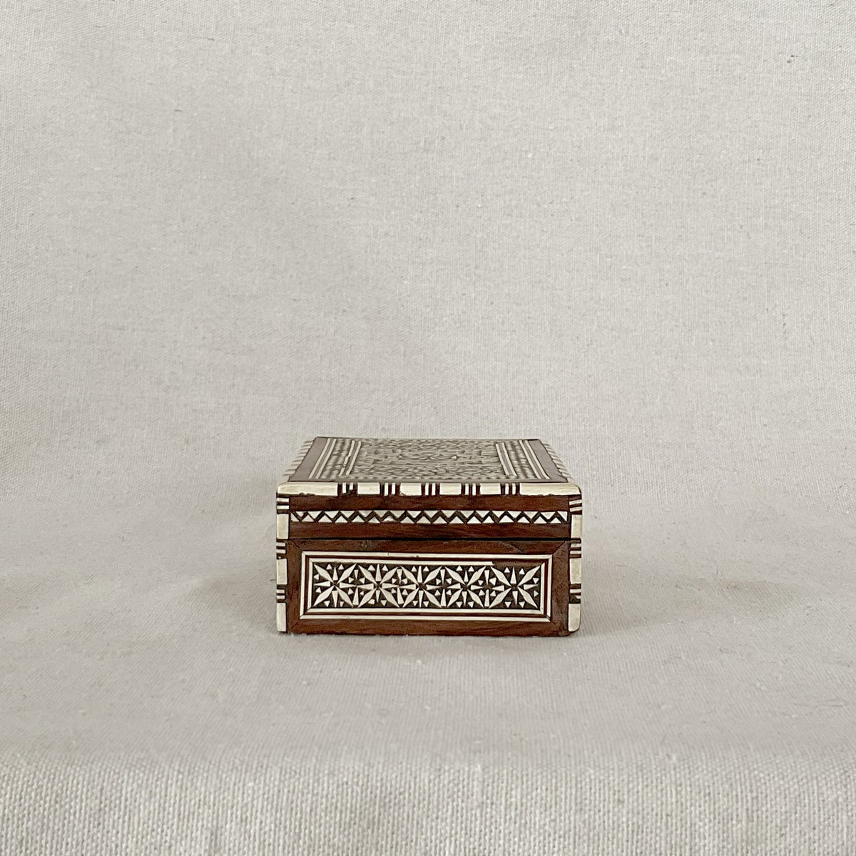 Vintage Box with Inlay - Source by Studio Skara, view 2