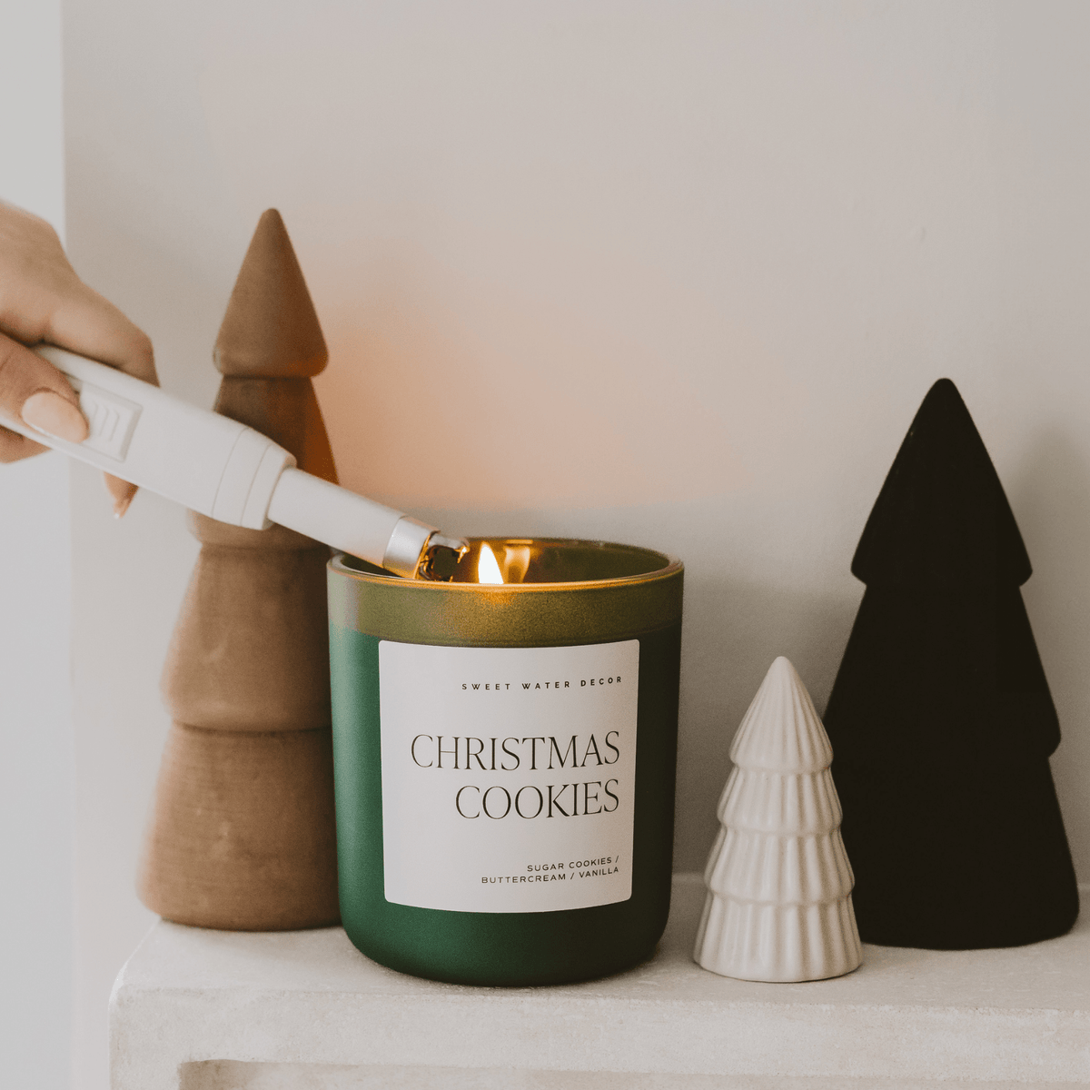 Christmas Cookies Soy Candle - Green Matte Jar - 15 oz (Sugar Cookies) - Sweet Water Decor, view 2