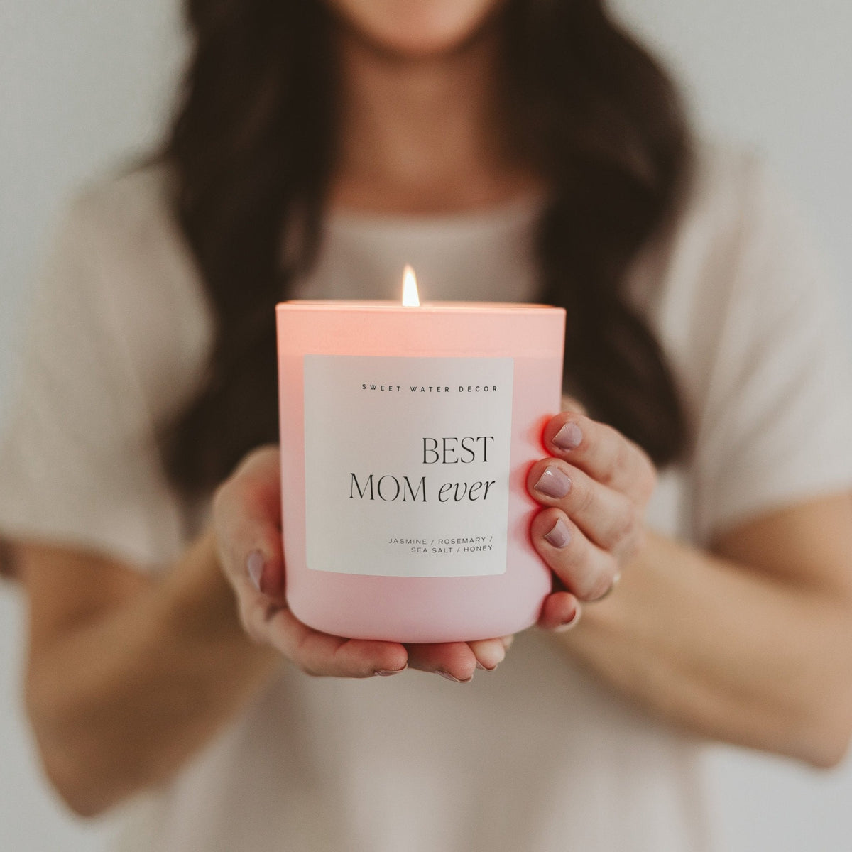 Best Mom Ever Soy Candle - Pink Matte Jar - 15 oz (Wildflowers and Salt) - Sweet Water Decor, view 3
