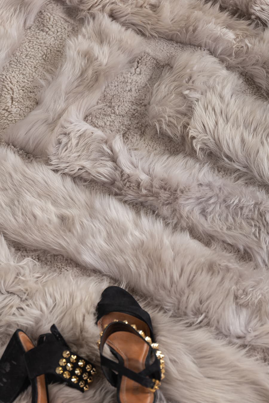 DOMINO - Sheepskin Plush Rug - Homelosophy