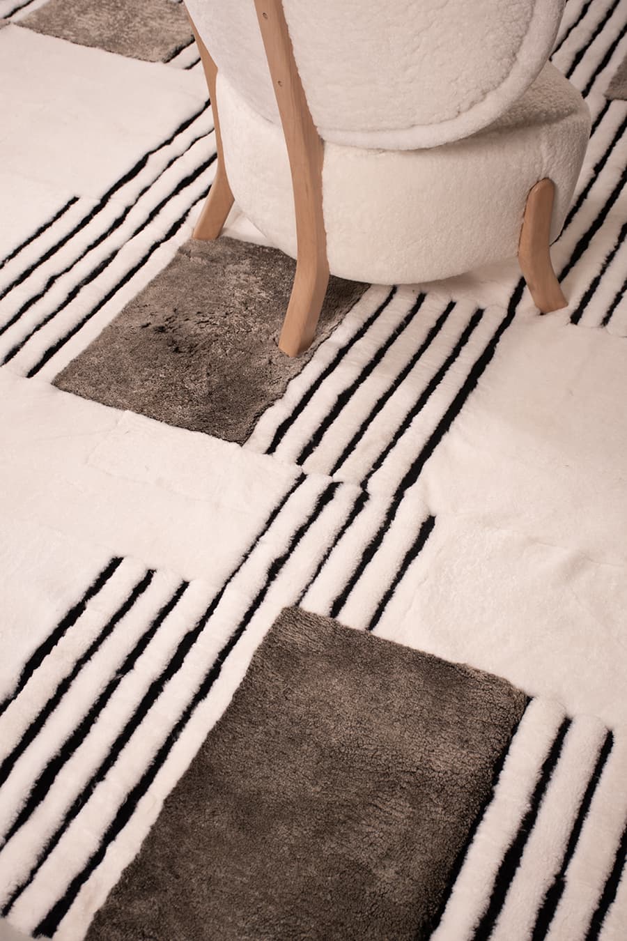 DONKEY - Merino Wool Rug for High-End Interiors - Homelosophy, view 3