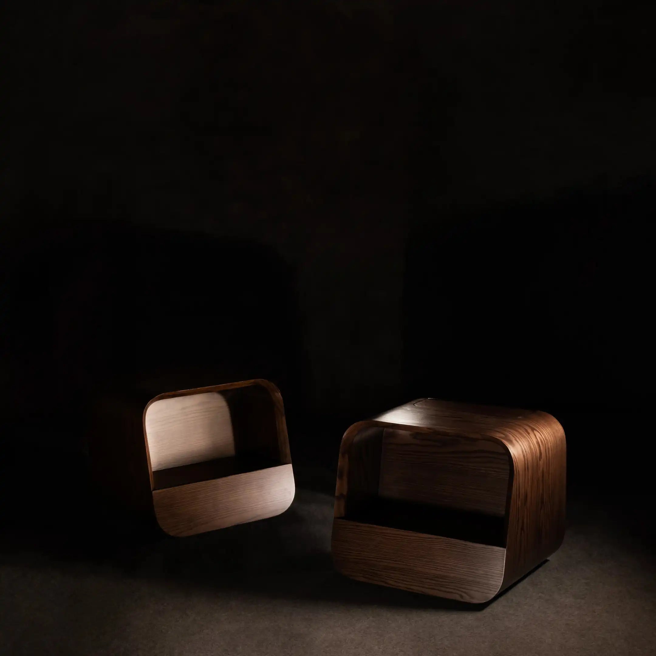Clutch End Table
