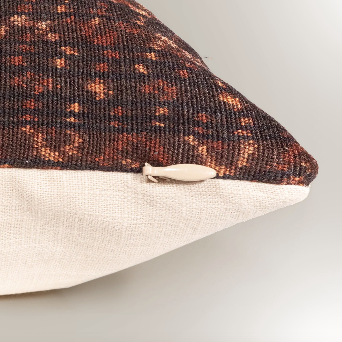 Elok Pillow - Source by Studio Skara, view 3