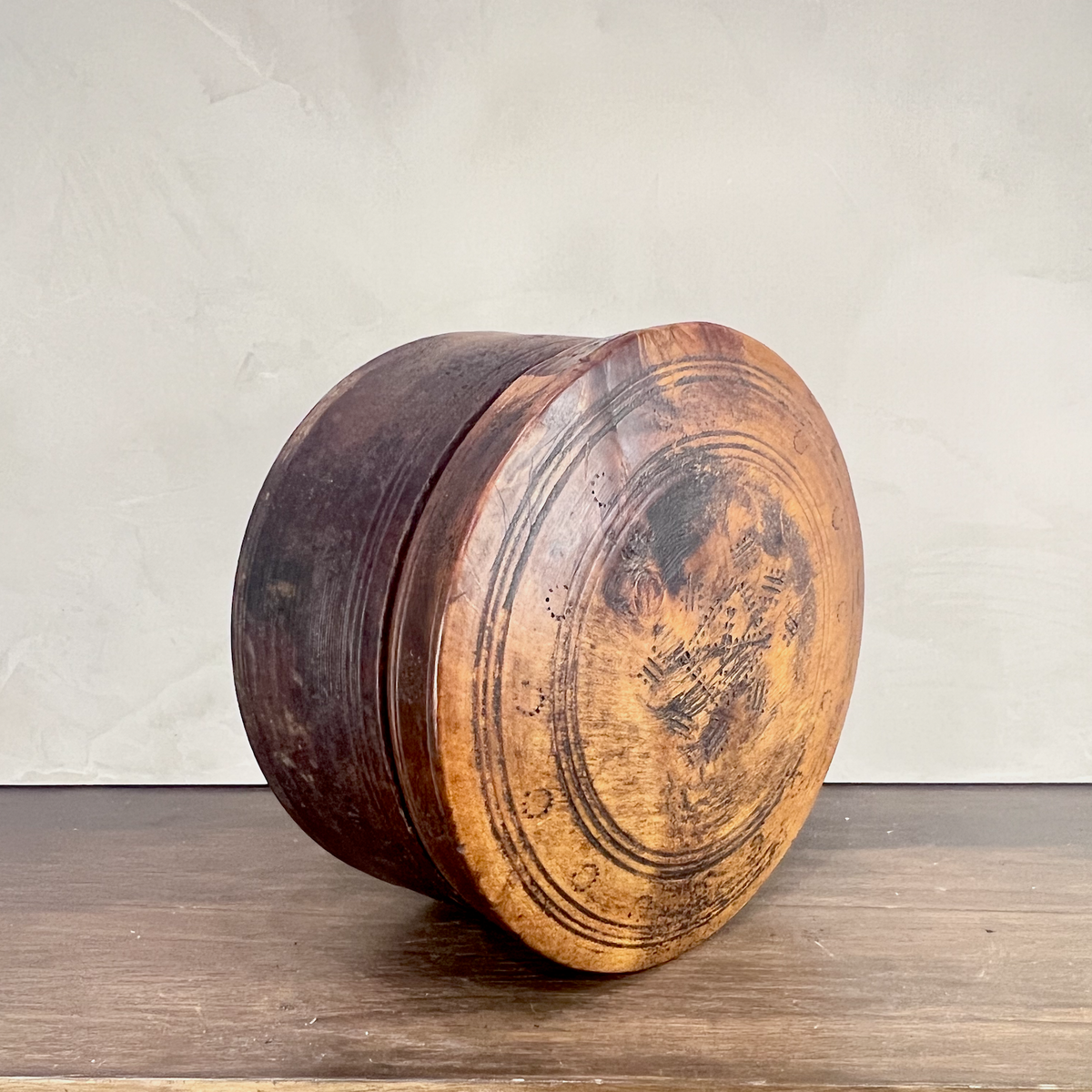 Fedir Vintage Box - Source by Studio Skara, view 2