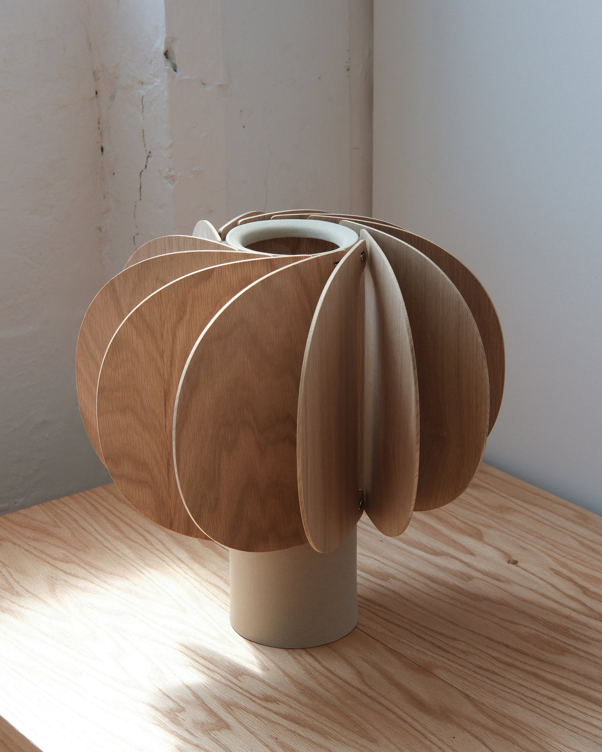 Fin Table Lamp - Misewell, view 2
