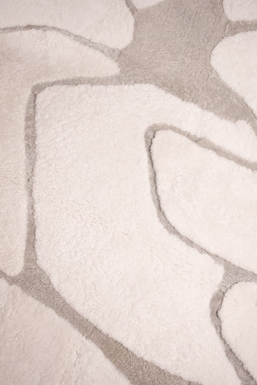 GLIMPSE – White Sheepskin Rug for Modern Interiors - Homelosophy, view 5