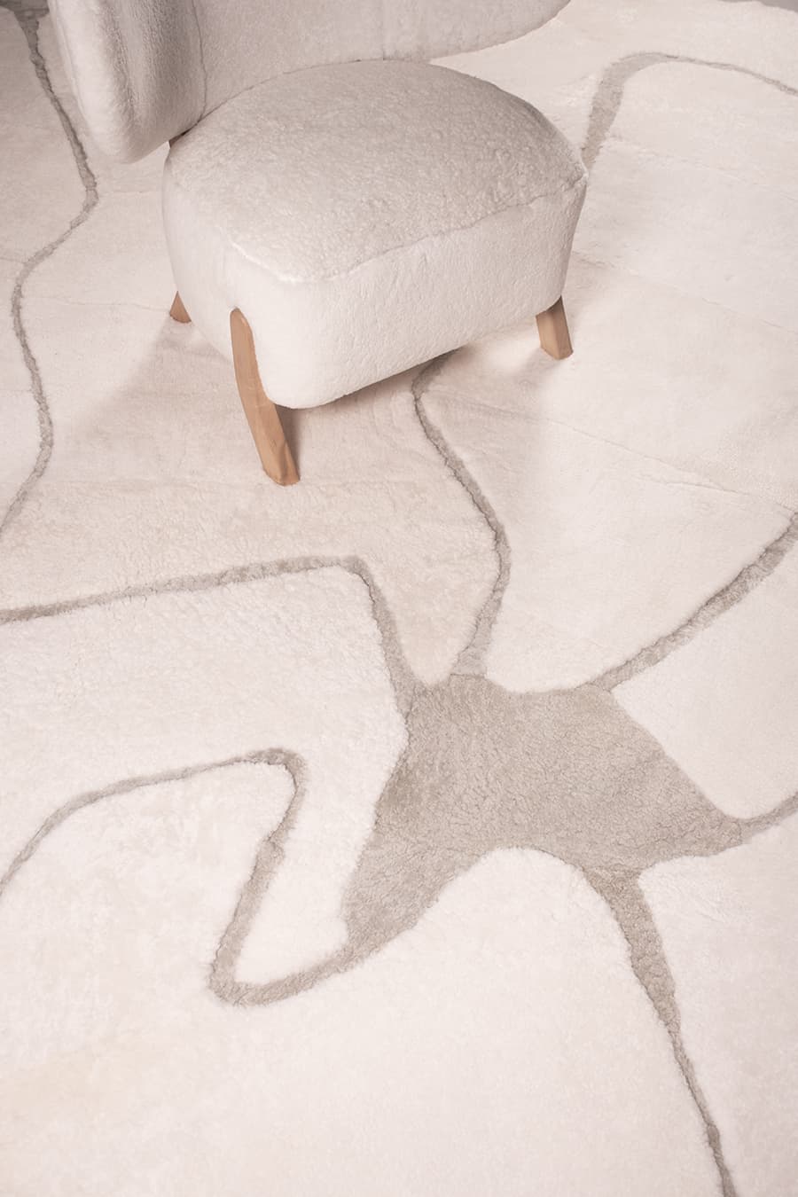 GLIMPSE – White Sheepskin Rug for Modern Interiors - Homelosophy, view 3