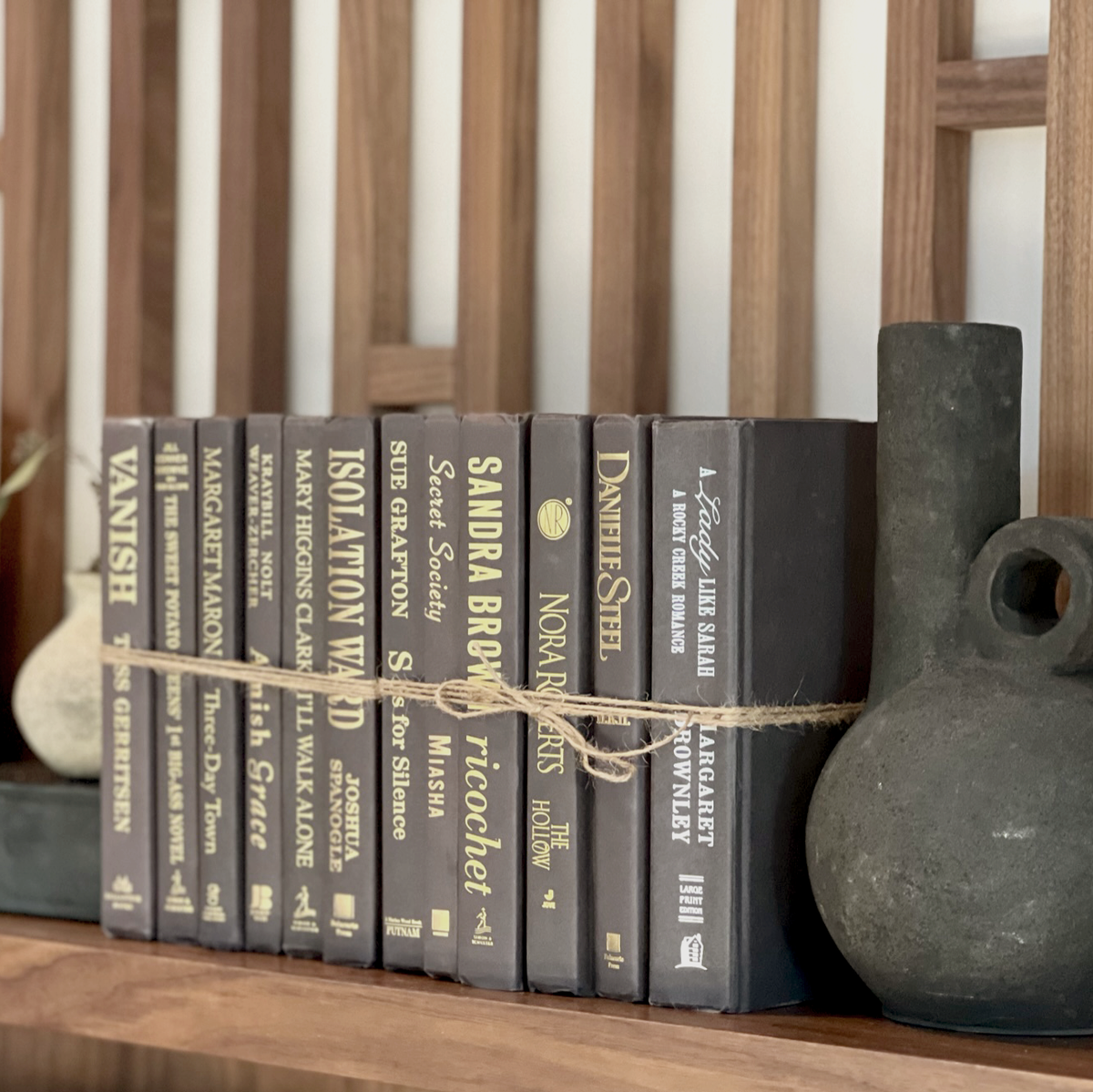 Modern Book Bundle by Color - Source by Studio Skara, view 6