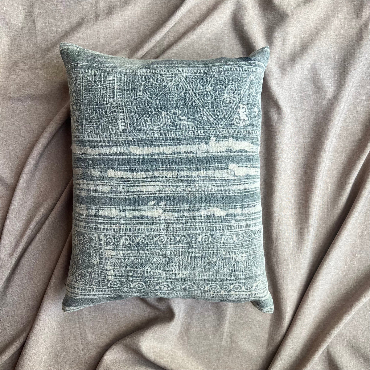 Vintage Fabric Pillow #T.1051 - Source by Studio Skara, view 2