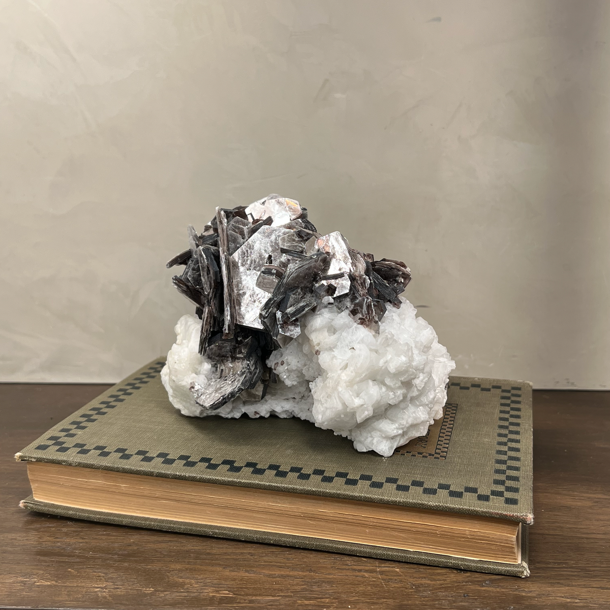 Mica & Clevelandite Cluster - Source by Studio Skara, view 2