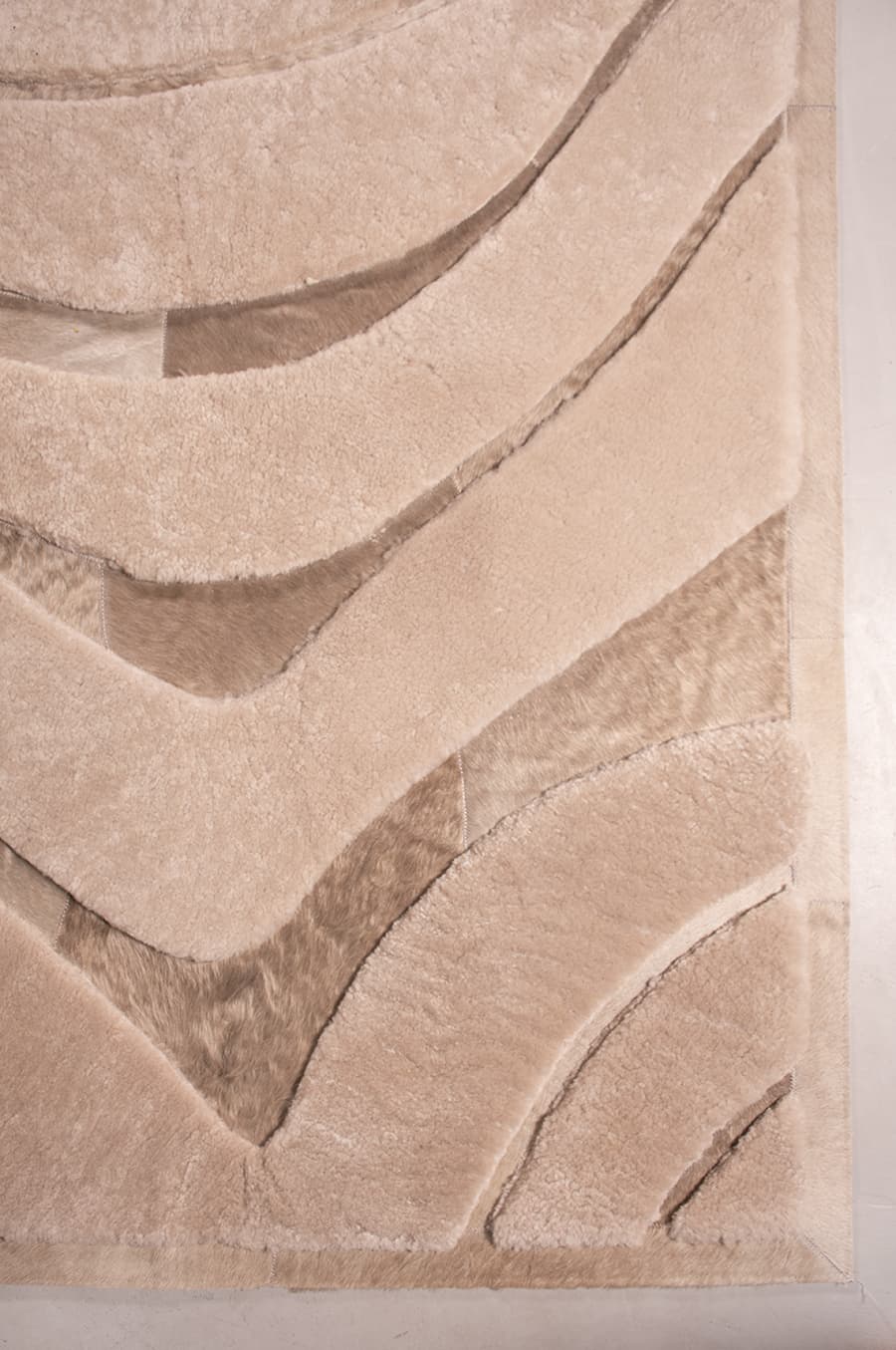 OMBRÉ – Custom Made Shearling and Cowhide Rug - Homelosophy, view 7