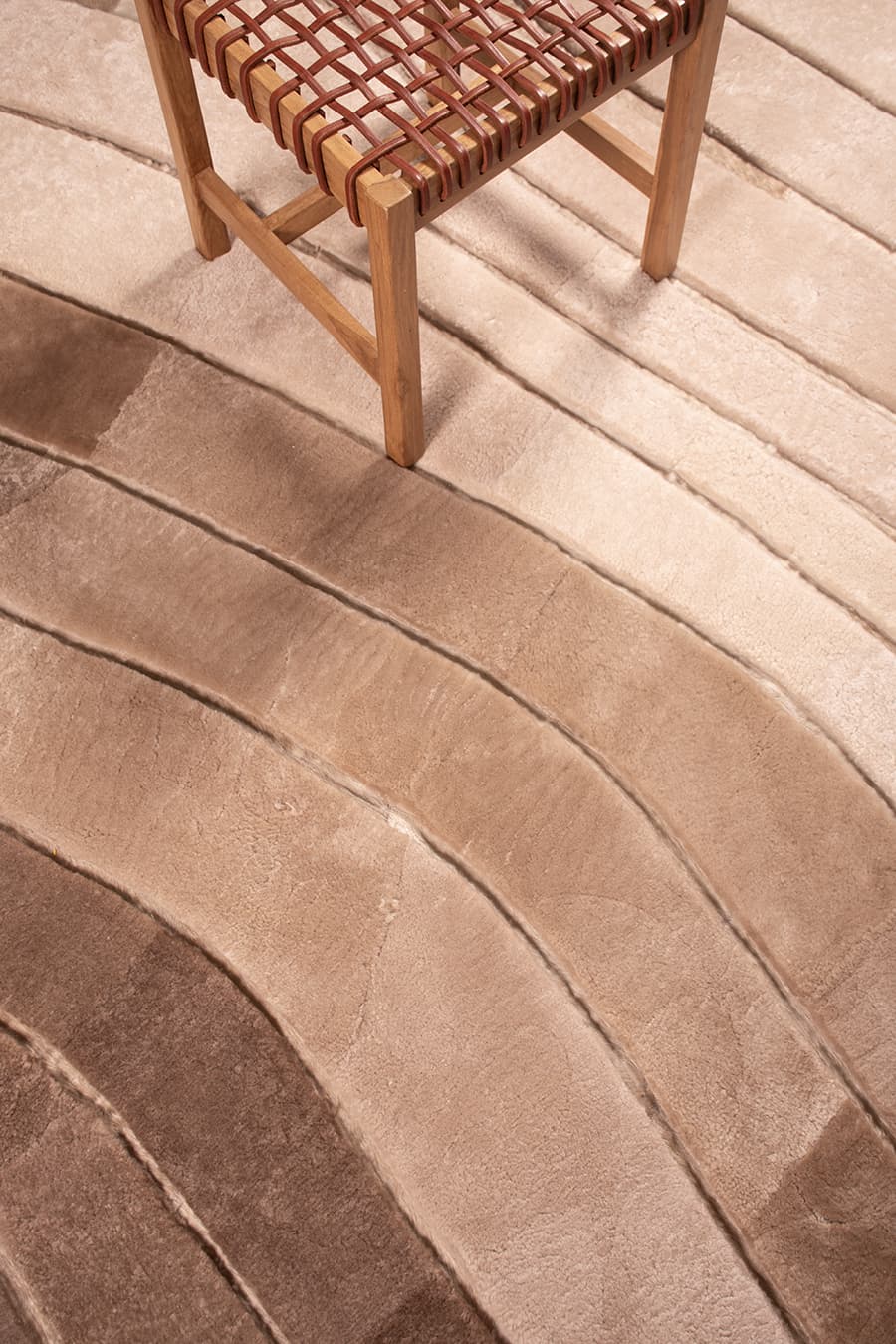 OMBRÉ – Custom Made Shearling and Cowhide Rug - Homelosophy
