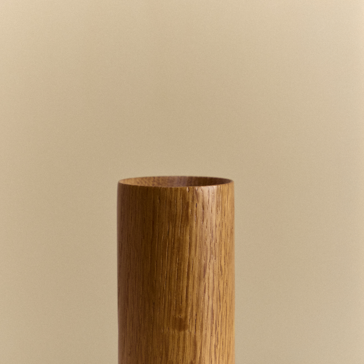 Knuckle Table Lamp in Oak